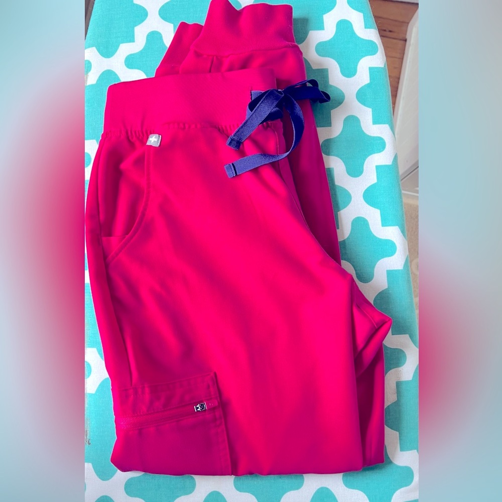 Fogs Women's Ultra Rose
Zamora™ - Petite Jogger xs